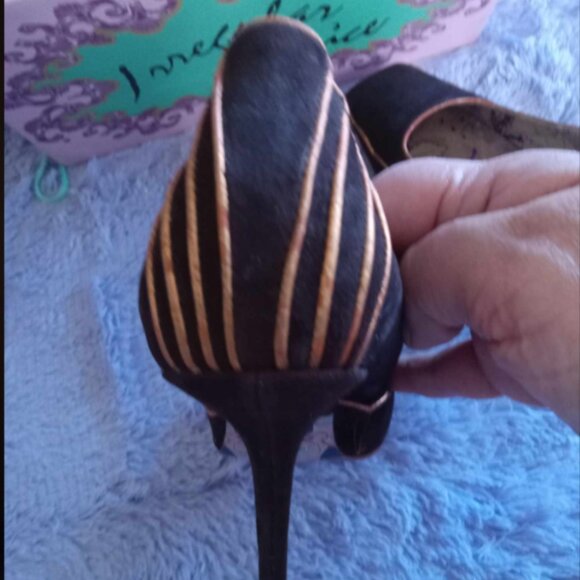 Irregular Choice Brown Suede with Gold Piping Heels size 10 M with original box - Picture 5 of 6